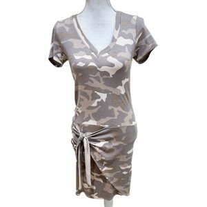 Nwot Monrow v neck side tie casual camo print ribbed short sleeve dress medium
